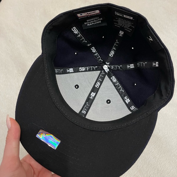 NAVY NEW ERA 59 FIFTY YANKEES HAT🦋 - Picture 4 of 6